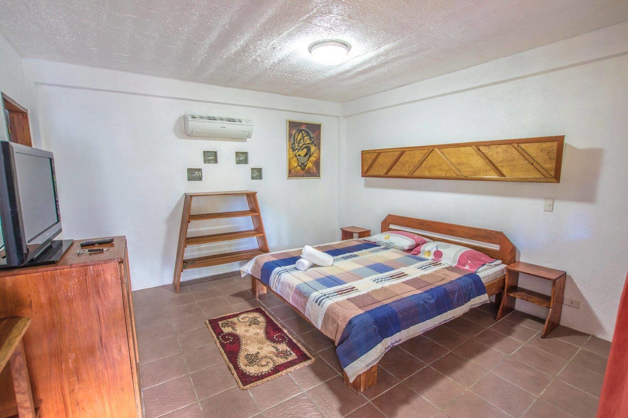 Bamboo Resthouse Resort Balabag (Boracay)