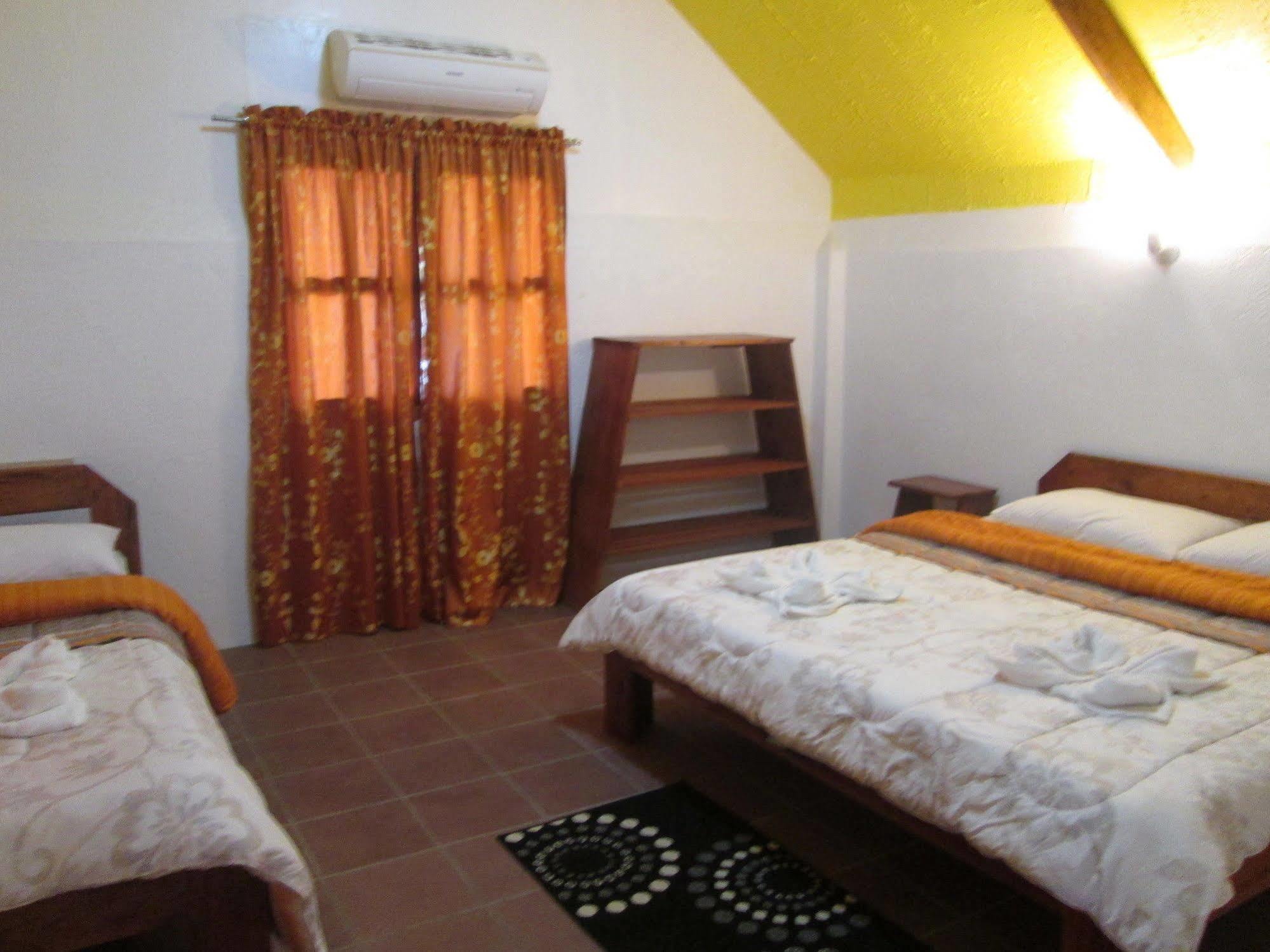 Bamboo Resthouse 3* Balabag (Boracay)